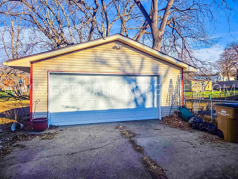 7035 Forest Ct — Photo 20