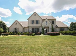 2811 Highfield Rd, Waukesha, WI 53188