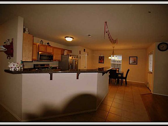 3rd image of 1384 Holland Dr