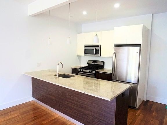 2nd image of 824 Bergen St #219