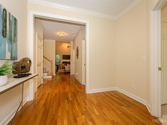 4th image of 6118 Tuskan Dr