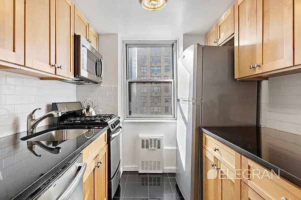 Sold by (Legacy) Elegran | media 5