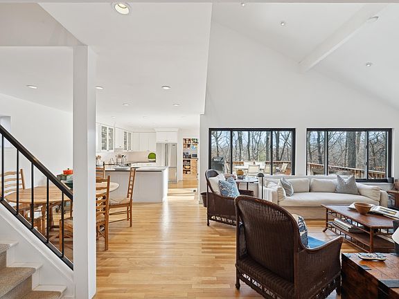2nd image of 190 Treescape Dr #9C