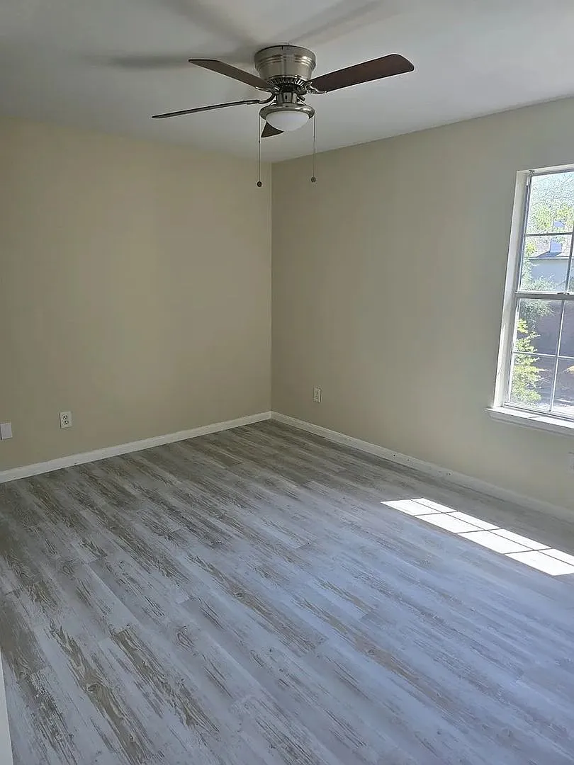 Room in 4 Bedroom Home in Pflugerville — Photo 3