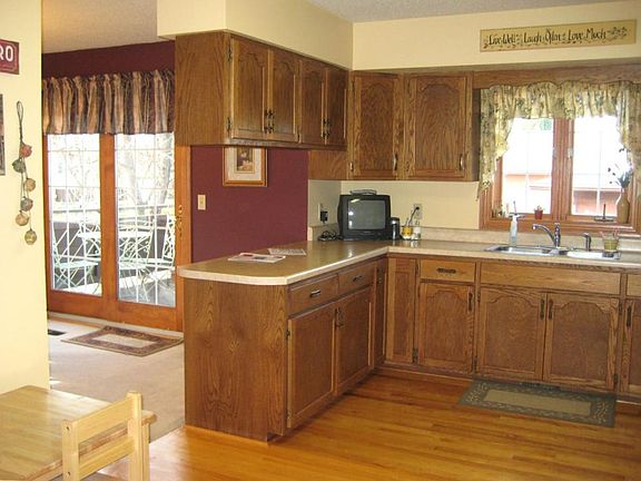 5th image of 227 Circle Hills Dr