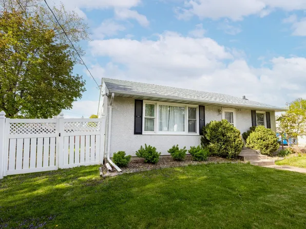 1771 Ivy Ave E, Saint Paul, MN 55106