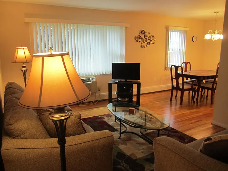 82 Regency Park Dr — Photo 6