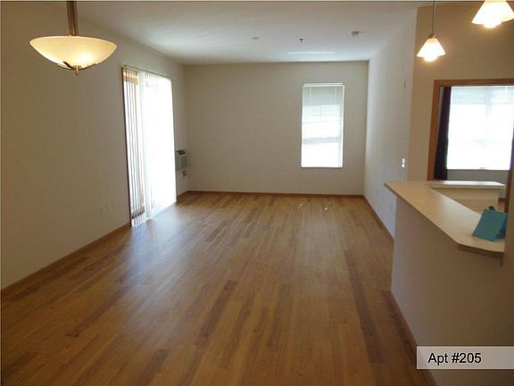 3rd image of 538 W Washington Ave APT 205