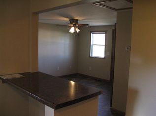 906 S 11th St, Aberdeen, SD 57401