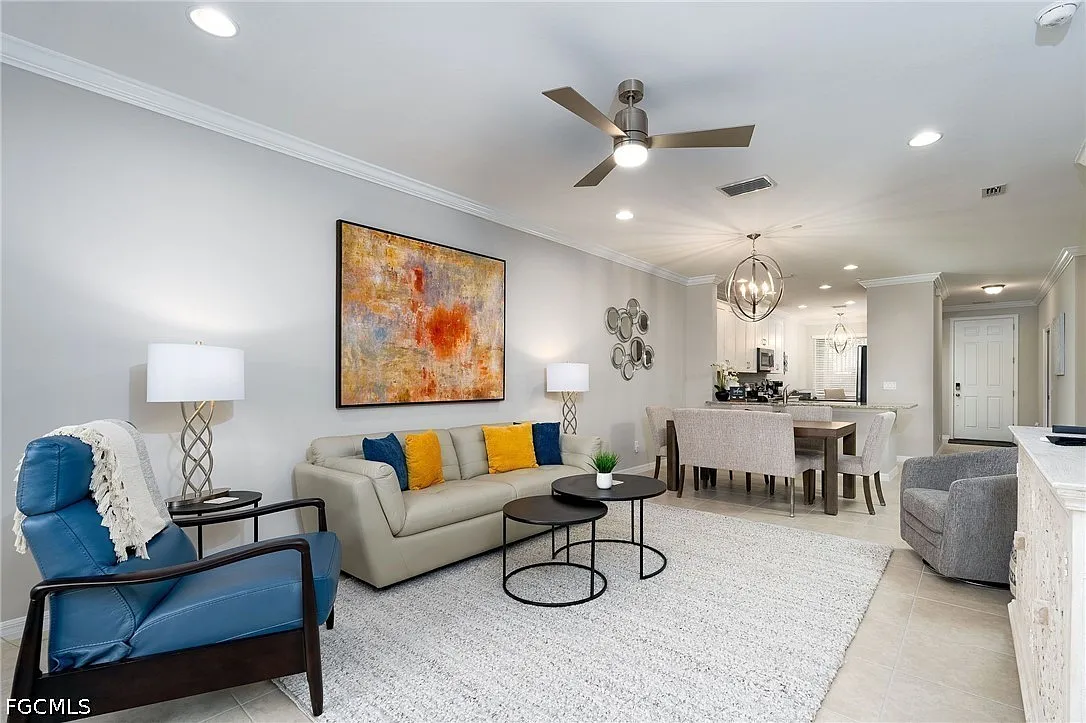2 bed, 2.0 bath, 1528 sqft, $9,000 — Photo 2