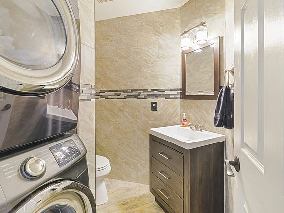 4th image of 2075 Discovery Cir E
