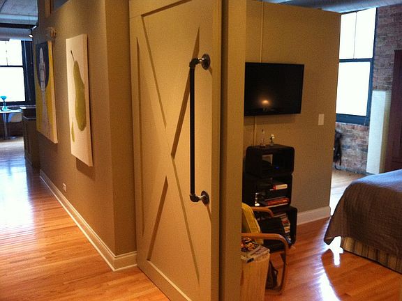 3rd image of 621 S Plymouth Ct APT 501