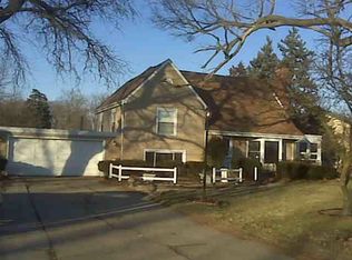 417 Surrey Ln, Crete, IL 60417