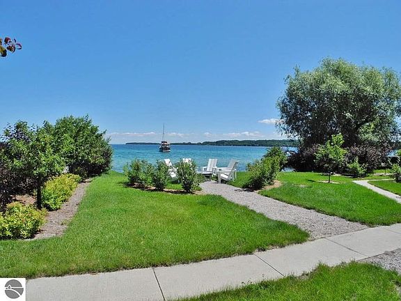 4th image of 118 S Shore Dr