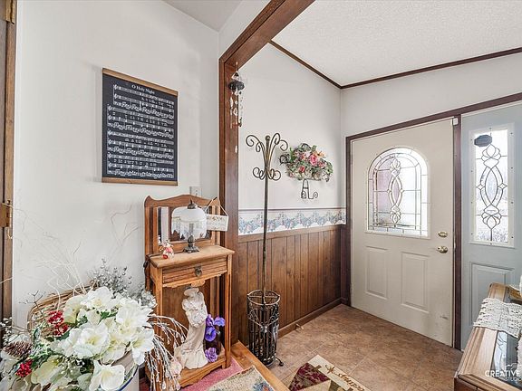3rd image of 450 W Market St