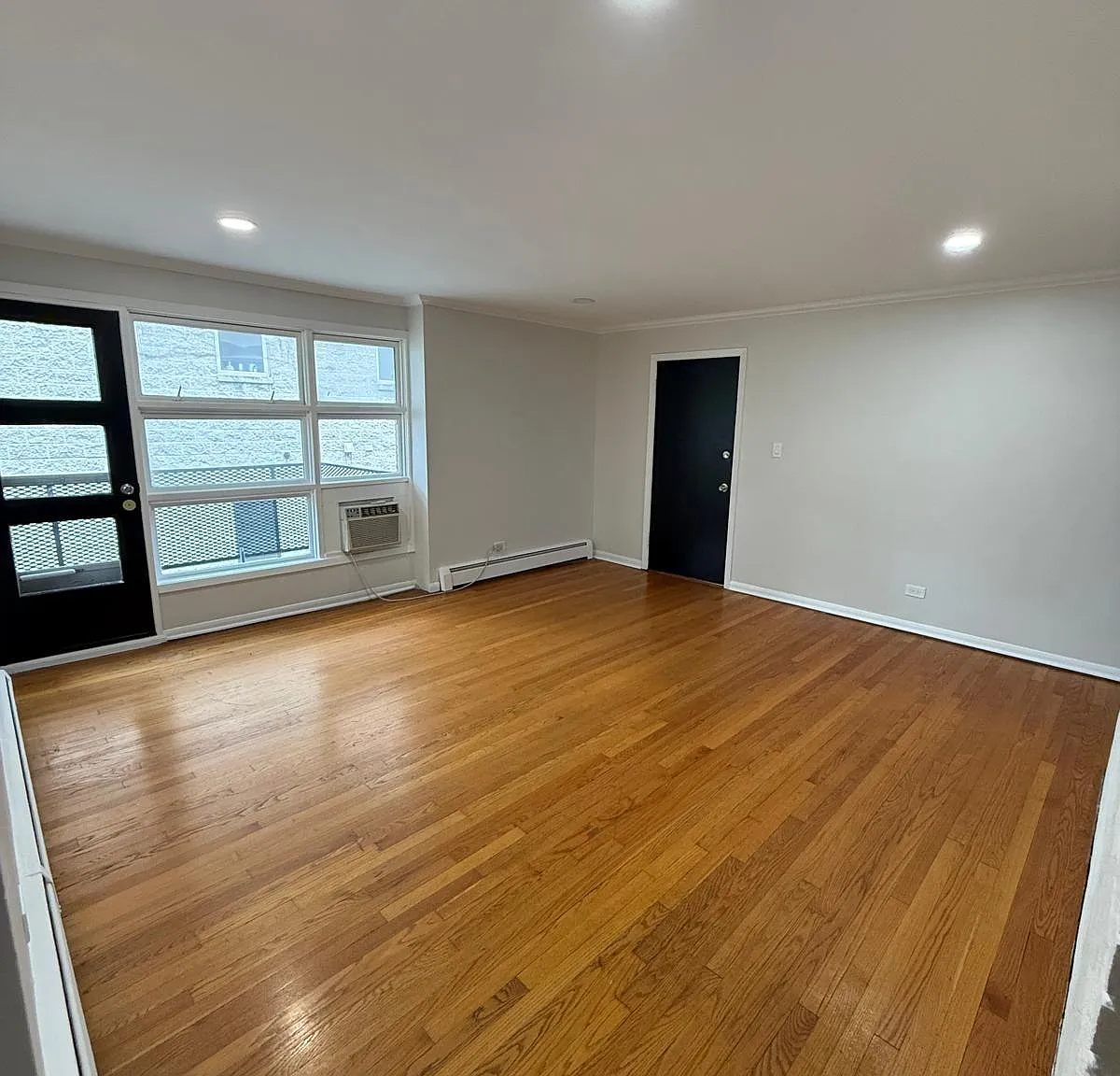 2 bed, 1200 sqft, $2,100 — Photo 2