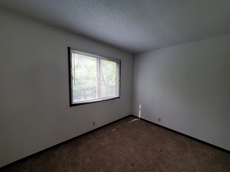 225-317 N College St — Photo 10