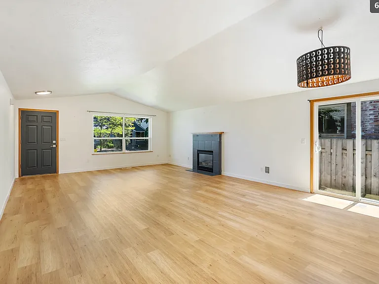 6925 SE 65th Ave — Photo 6