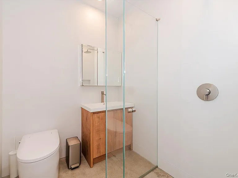 2105 Bay Blvd — Photo 20