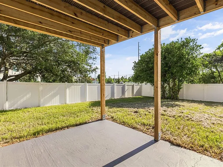 11462 Commercial St — Photo 39