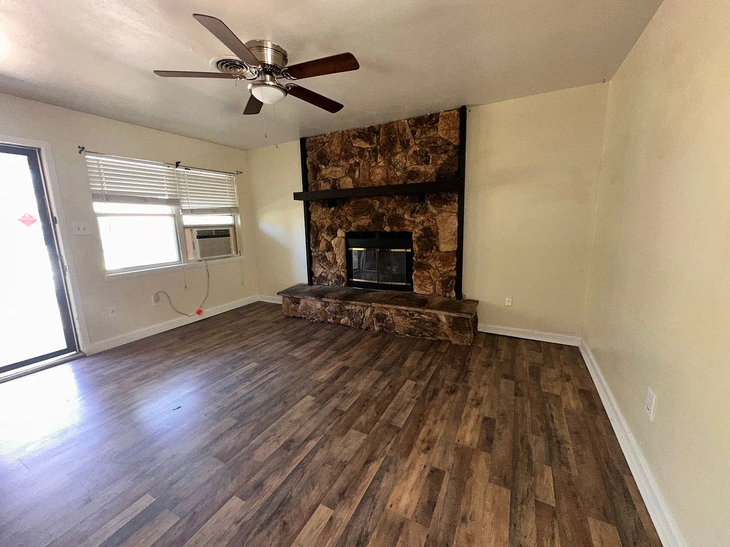 Cozy 3 Bedroom Family Home — Photo 2