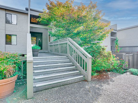 3rd image of 6540 Park Point Ln NE #C304