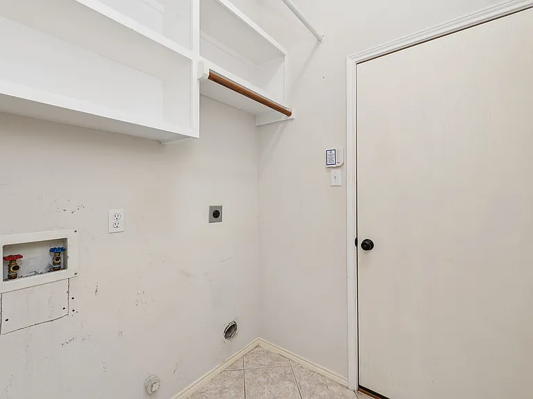 9733 Lovers Ln — Photo 29