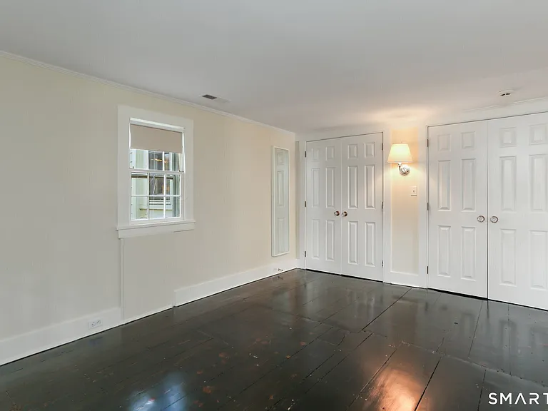 890 Silvermine Rd — Photo 17