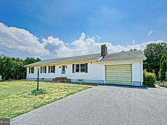2nd image of 30928 Buttonwood Dr