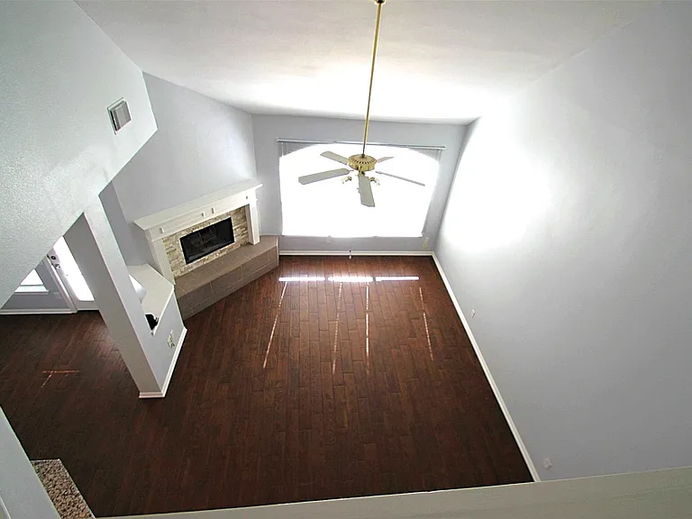 18620 Gibbons Dr — Photo 3