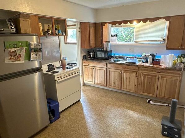 cedar-rapids-iowa-444362957 picture