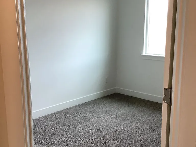 941 N Portman Way — Photo 9