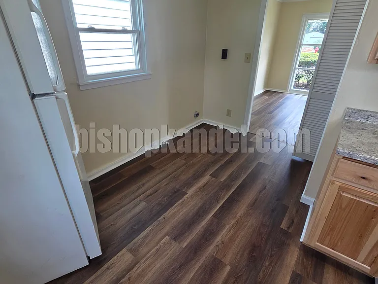 1020 Cedar Ave — Photo 5