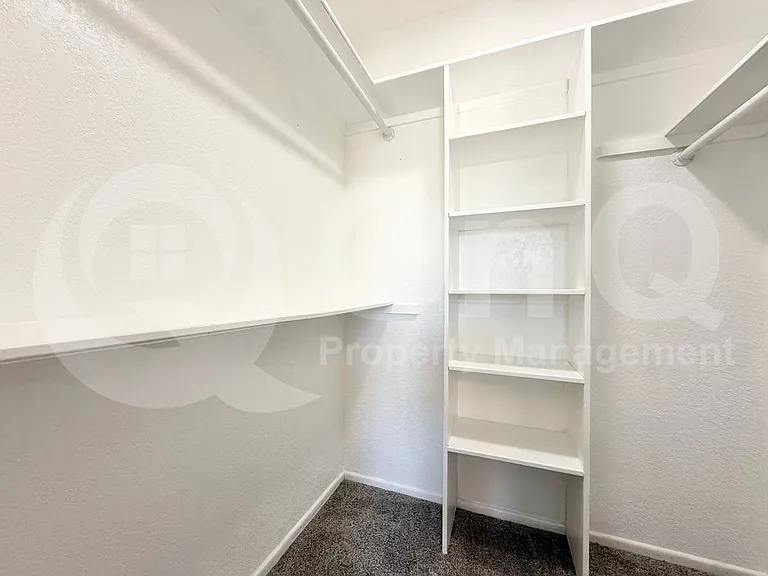 2439 E Elmwood St — Photo 24