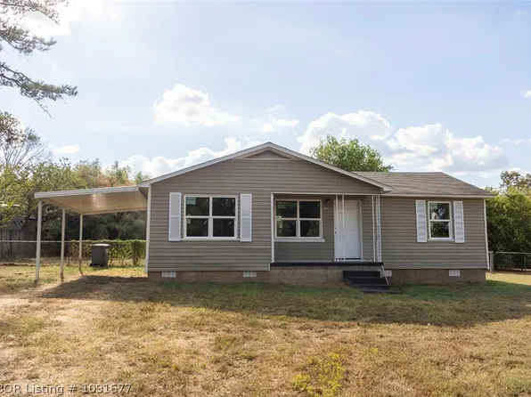 705 8th St, Barling, AR 72923