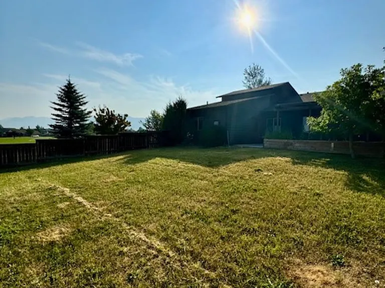 4020 Annie St — Photo 54