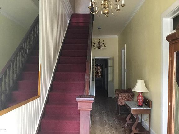 4th image of 111 Columbus St