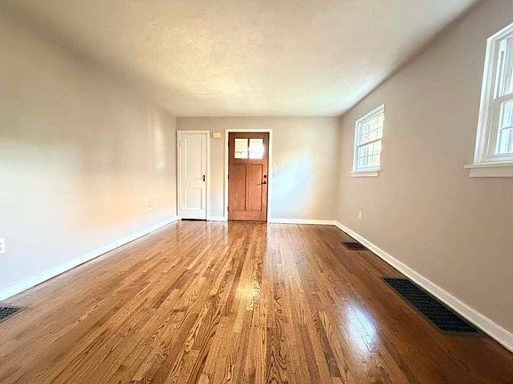 5th image of 712 Shenley Dr