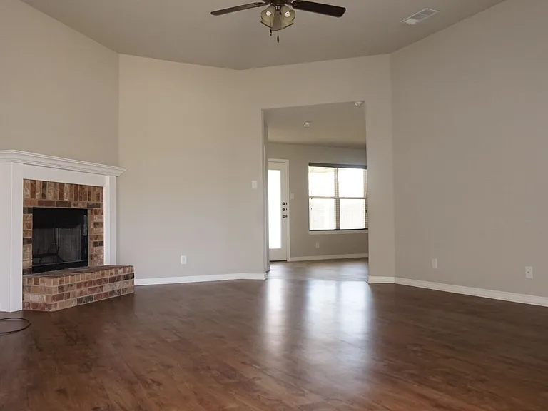 6500 Castle Gap Dr — Photo 2