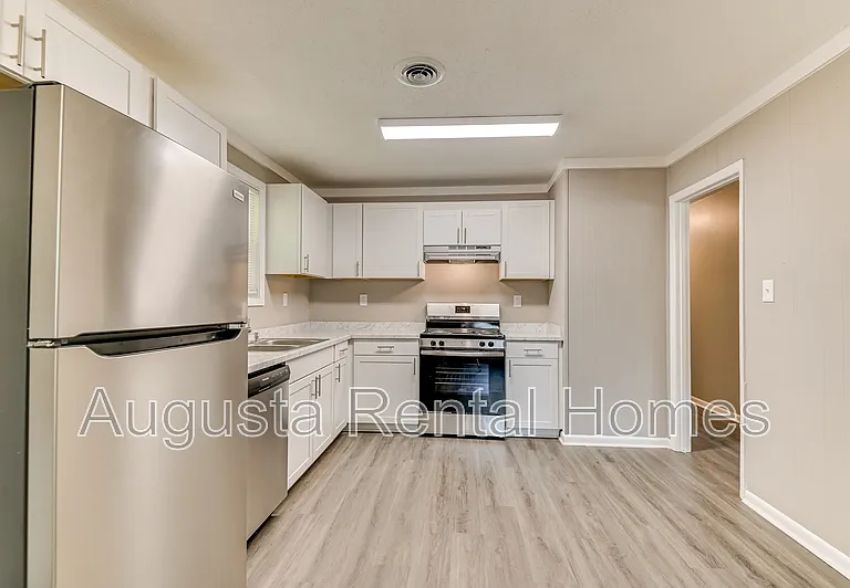 2328 Prague Ct — Photo 10