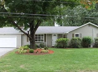 196 Meadowlark Dr, Longmeadow, MA 01106