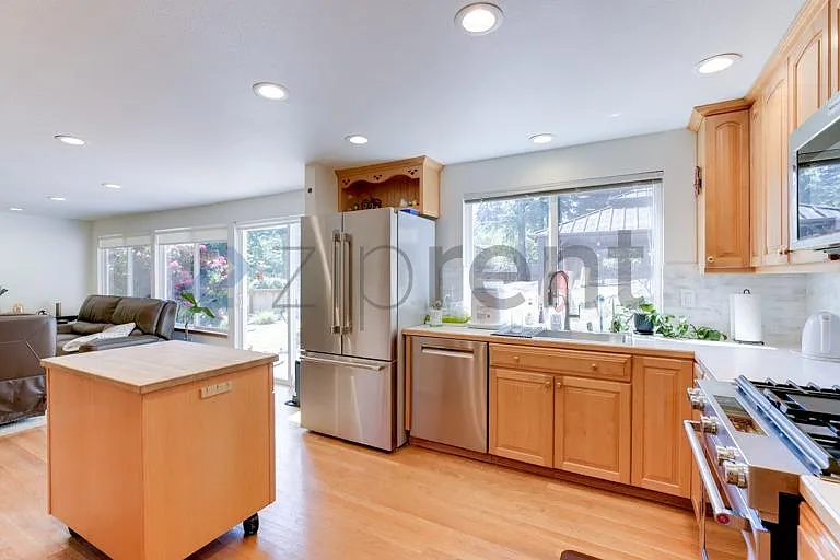 8835 SE 36th St — Photo 10
