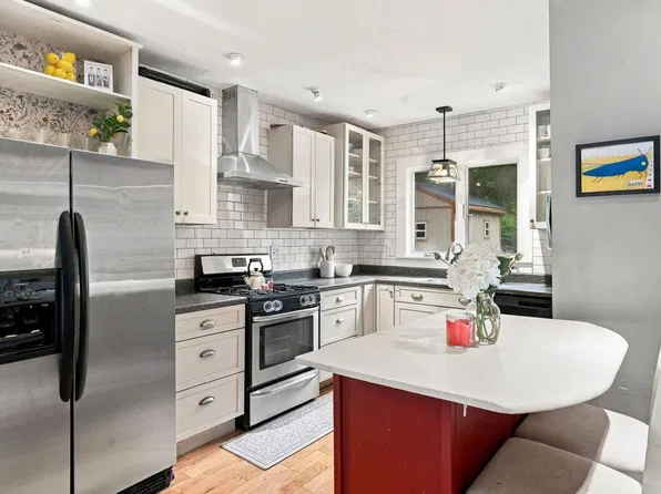 746 Dighton Ave, Taunton, MA 02780