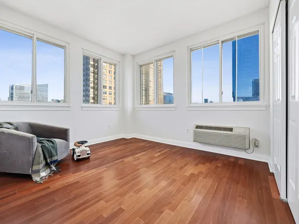 311 Washington Street image 8 of 26