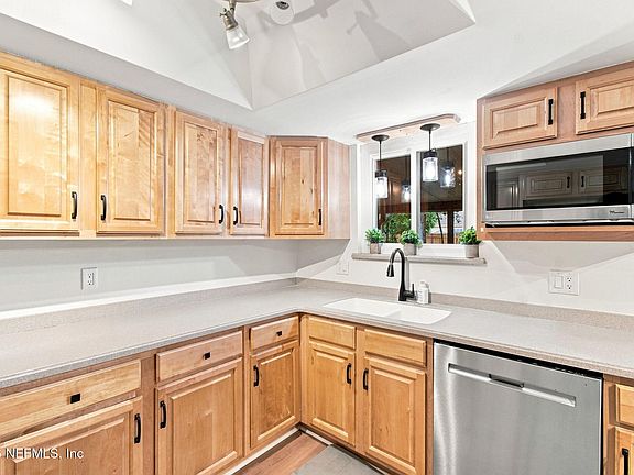4th image of 5245 TREE WAY Lane S