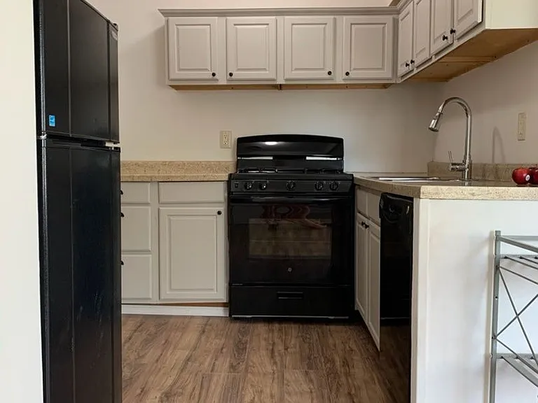 514 E. Douglas Street — Photo 3
