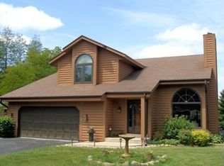 N8711 Hilburn Mill Rd, East Troy, WI 53120