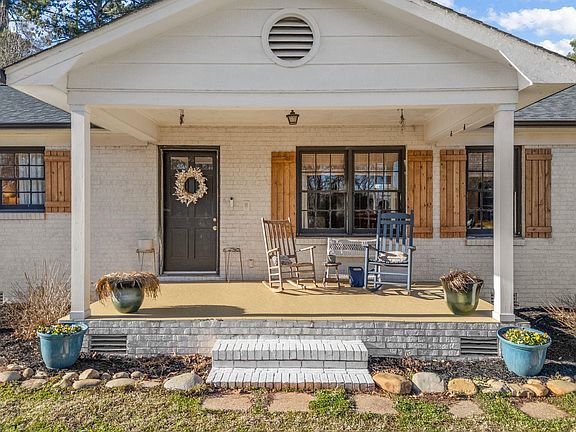 4th image of 3998 Dale Ct