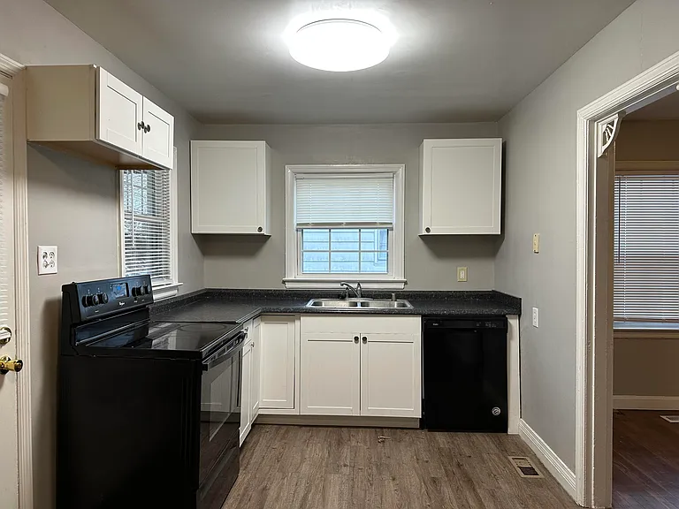 635 Longview Dr — Photo 11