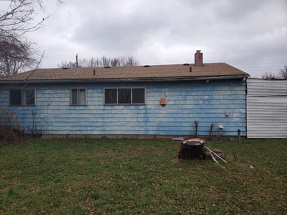 2nd image of 2462 Lawrence Dr